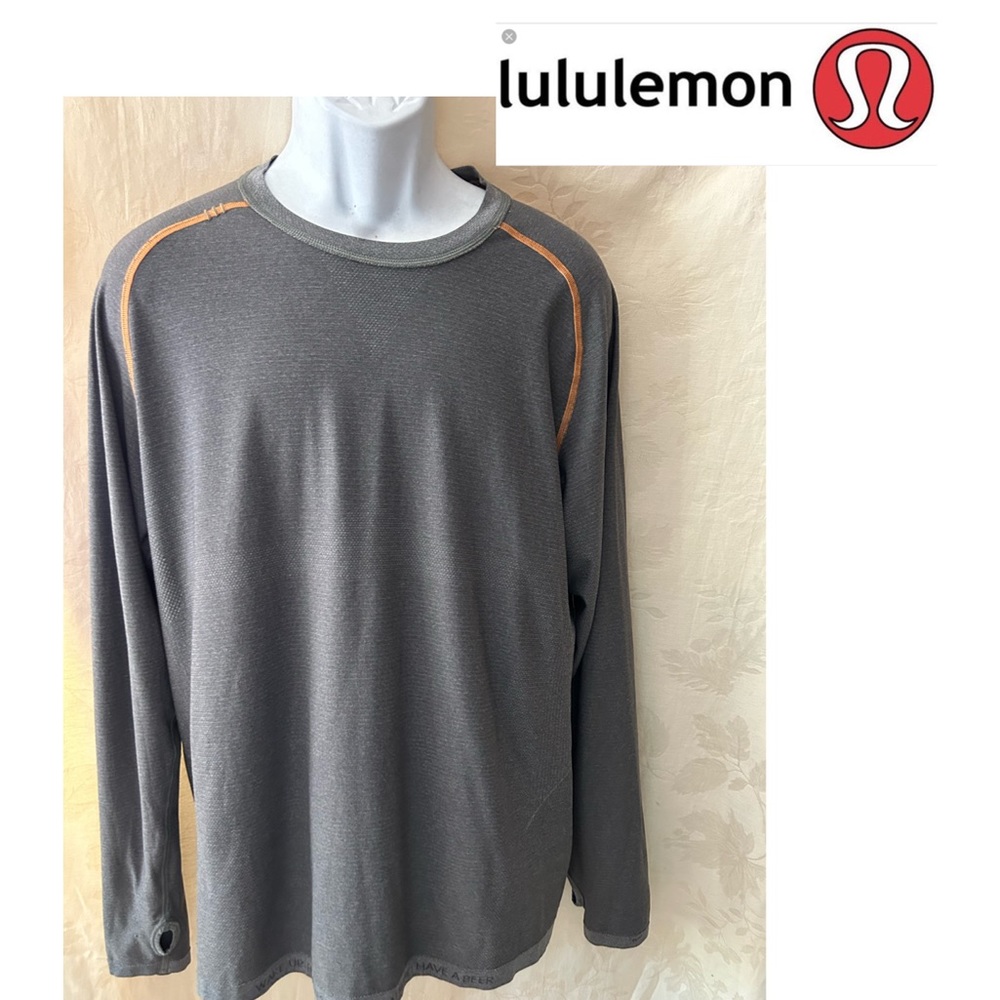 Lululemon Men’s Size XL Pullover shirt
Long sleeves Crew neck Graphic hem